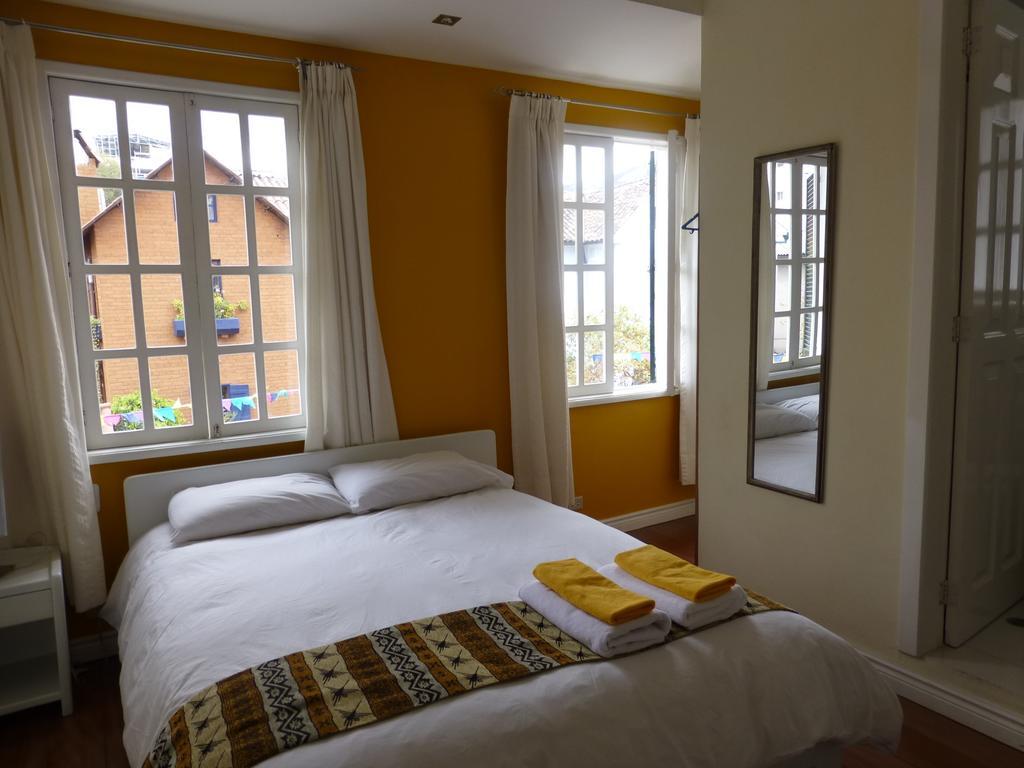 Hotel Cayman Quito Buitenkant foto