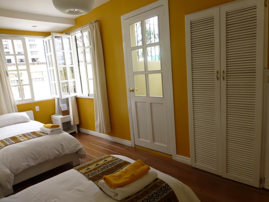 Hotel Cayman Quito Buitenkant foto