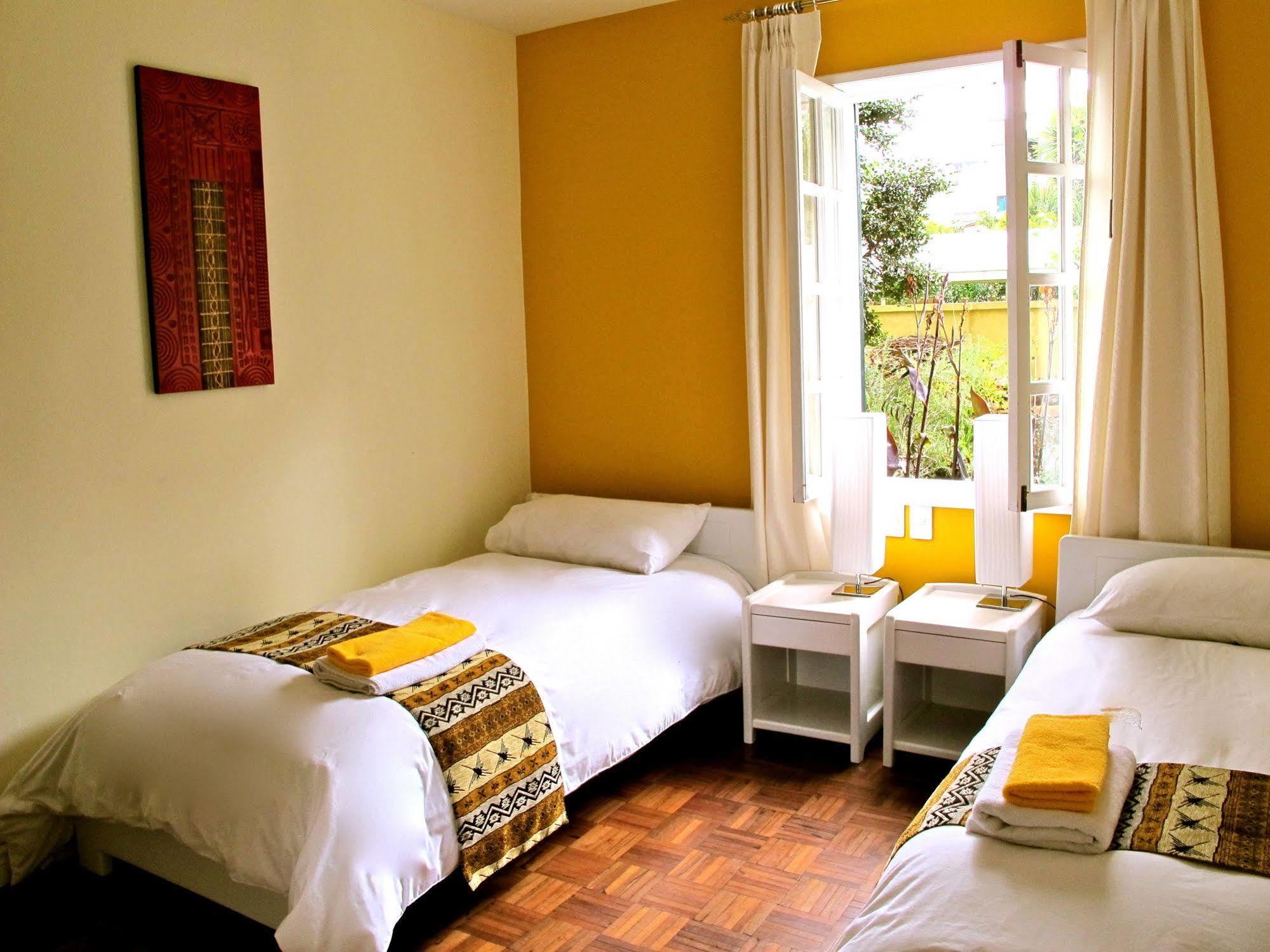 Hotel Cayman Quito Buitenkant foto
